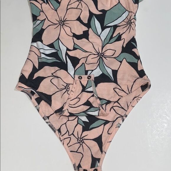 Aèropostale NWOT Floral Bodysuit - Picture 9 of 15